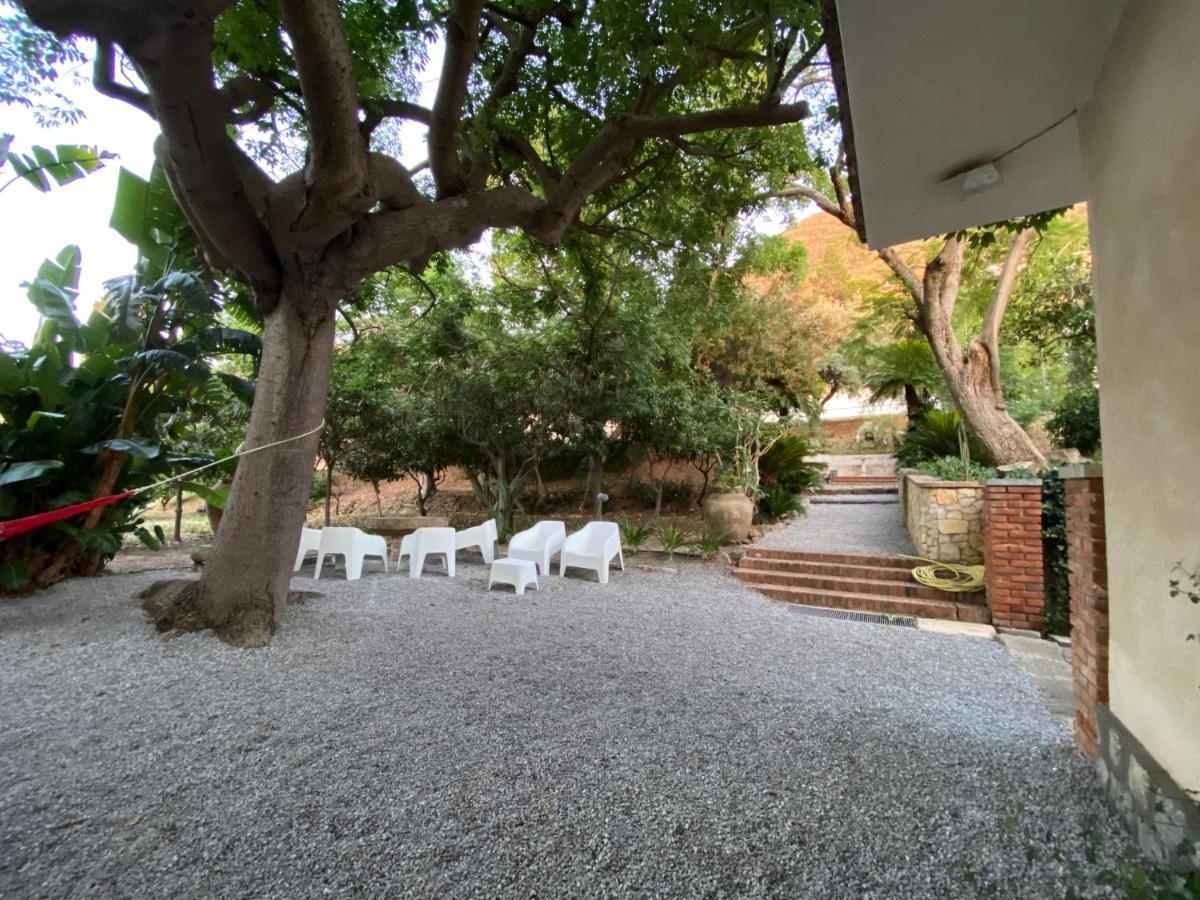 Villa Tana Pacenzia Чефалу Экстерьер фото